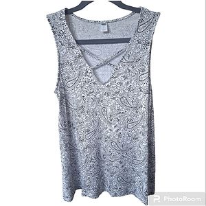 Old Navy Sleeveless Tank Top Tee Blouse Black & White Paisley Sz S